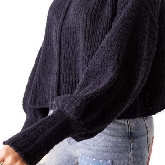 Free People Be Yours Cowl Neck Boxy Cropped Fit Chunky Knit Sweater Black NWT - Picture 11 of 12